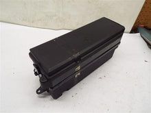 Load image into Gallery viewer, FUSE BOX Land Rover LR3 2005 05 2006 06 - MRK223144