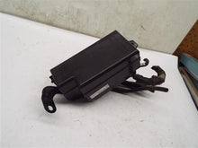 Load image into Gallery viewer, Fuse Box Subaru Forester 2004 - MRK229155