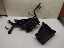 Load image into Gallery viewer, FUSE BOX Subaru Legacy 2006 06 2007 07 2008 08 2009 09 - MRK230064