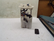 Load image into Gallery viewer, FUEL PUMP Town & Country Caravan 2005 05 2006 06 2007 07 - MRK230879
