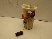 Load image into Gallery viewer, Fuel Pump Volkswagen Golf Jetta Beetle 1998 98 1999 99 2000 00 2001 01 02 - 07 - MRK234345