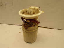 Load image into Gallery viewer, Fuel Pump Volkswagen Golf Jetta Beetle 1998 98 1999 99 2000 00 2001 01 02 - 07 - MRK234345
