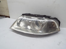 Load image into Gallery viewer, HEADLIGHT LAMP ASSEMBLY Volkswagen Passat 01 02 03 04 05 Left - MRK236006
