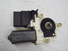 Load image into Gallery viewer, Power Window Motor Volkswagen Jetta 2002 - MRK238808