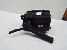 Load image into Gallery viewer, Fuse Box Kia Soul 2012 - MRK239488