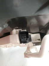 Load image into Gallery viewer, FRONT WINDOW REGULATOR LR3 LR4 Range Rover Sport 2005 05 06 07 - 13 Left - CTL239573