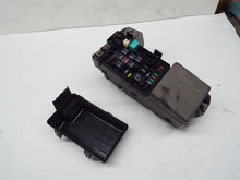 Load image into Gallery viewer, FUSE BOX Honda Accord 2003 03 2004 04 2005 05 2006 06 2007 07 - MRK240367