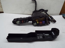 Load image into Gallery viewer, Fuse Box Toyota Sienna 2002 - MRK241805
