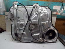 Load image into Gallery viewer, FRONT DOOR WINDOW REGULATOR POWER Hyundai Santa Fe 10 11 12 Right - MRK245642