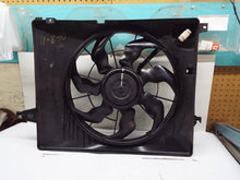 Load image into Gallery viewer, RADIATOR FAN ASSEMBLY Santa Fe Sorento 2010 10 2011 11 12 13 - MRK245667