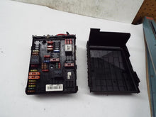 Load image into Gallery viewer, FUSE BOX Volkswagen Passat 2006 06 2007 07 - MRK248714
