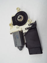 Load image into Gallery viewer, Power Window Motor Volkswagen Jetta 2000 - MRK249852