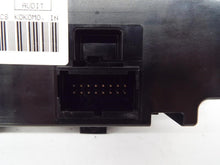 Load image into Gallery viewer, Temperature Controls Buick Lacrosse 2006 - MRK251028