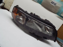 Load image into Gallery viewer, HEADLIGHT LAMP ASSEMBLY Volvo C70 S70 V70 XC70 01 02 03 04 Right - MRK251544