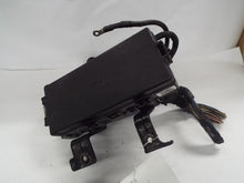Load image into Gallery viewer, Fuse Box Ford Fusion 2010 - MRK255542