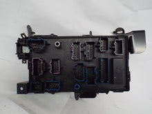 Load image into Gallery viewer, Fuse Box FORD F350SD PICKUP 2004 - MRK255567