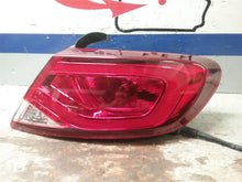Load image into Gallery viewer, OUTER TAIL LIGHT LAMP Mercedes-Benz 200 2015 15 2016 16 Right - CTL262436