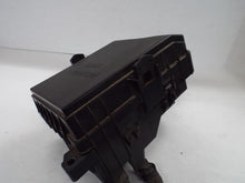 Load image into Gallery viewer, Fuse Box Kia Rondo 2007 - MRK333439