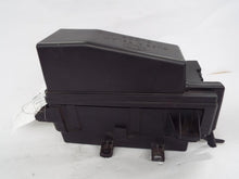 Load image into Gallery viewer, Fuse Box Kia Sorento 2007 - MRK333474