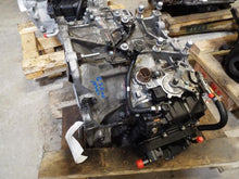 Load image into Gallery viewer, Transmission Kia Sorento 2017 - MRK369125