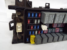 Load image into Gallery viewer, FUSE BOX Kia Sorento 2003 03 2004 04 2005 05 2006 06 - MRK370473