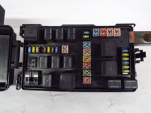 Load image into Gallery viewer, FUSE BOX 300 300C Charger Magnum 2006 06 2007 07 - MRK372765