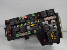 Load image into Gallery viewer, Fuse Box Dodge Dakota 2006 - MRK404958