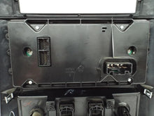 Load image into Gallery viewer, Temperature Controls Dodge Durango 2008 - MRK405486