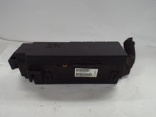 Load image into Gallery viewer, Fuse Box Jeep Liberty 2005 - MRK407215