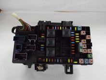 Load image into Gallery viewer, Fuse Box FORD F150 PICKUP 2004 - MRK408105