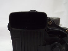 Load image into Gallery viewer, Throttle Body Saturn Vue 2006 - MRK408163