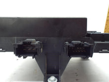 Load image into Gallery viewer, Fuse Box FORD F150 PICKUP 2007 - MRK412077