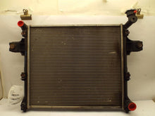 Load image into Gallery viewer, RADIATOR Jeep Commander Grand Cherokee 05 06 07 08 09 10 - MRK421364