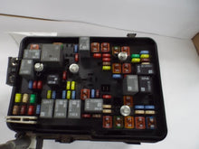 Load image into Gallery viewer, Fuse Box Chevrolet Equinox 2011 - MRK442038