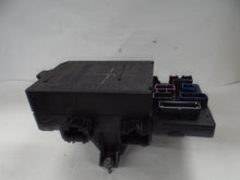 Load image into Gallery viewer, Fuse Box FORD F150 PICKUP 2006 - MRK442371