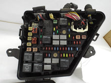 Load image into Gallery viewer, Fuse Box Cadillac CTS 2006 - MRK443691