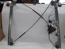 Load image into Gallery viewer, FRONT WINDOW REGULATOR Sierra Silverado Escalade 00 01 02 03 - 06 Left - MRK444079