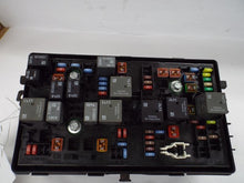 Load image into Gallery viewer, Fuse Box Chevrolet Cruze 2015 - MRK444245