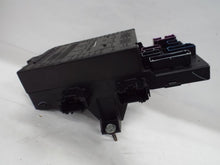 Load image into Gallery viewer, Fuse Box FORD F150 PICKUP 2004 - MRK451844