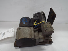 Load image into Gallery viewer, Suspension Air Compressor Pump Lincoln Navigator 2012 - MRK451887