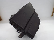 Load image into Gallery viewer, Fuse Box Cadillac CTS 2006 - MRK452032