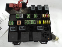 Load image into Gallery viewer, Fuse Box Chrysler Sebring 2003 - MRK452121