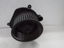 Load image into Gallery viewer, Windshield Wiper Motor GRAND CHEROKEE 2010 - MRK452474