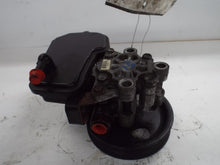 Load image into Gallery viewer, POWER STEERING PUMP Jeep Commander Grand Cherokee 2005-2010 - MRK452796