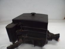 Load image into Gallery viewer, Fuse Box Pontiac Grand Am 2001 - MRK453773