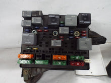 Load image into Gallery viewer, Fuse Box Pontiac Grand Am 2001 - MRK453773