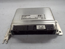Load image into Gallery viewer, ECU ECM COMPUTER Santa Fe 2003 03 2.7 Auto FWD - MRK454178