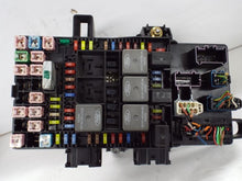 Load image into Gallery viewer, Fuse Box FORD F150 PICKUP 2006 - MRK454808