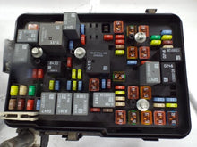 Load image into Gallery viewer, Fuse Box Chevrolet Equinox 2013 - MRK455067