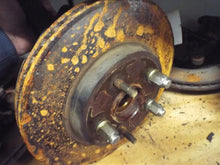 Load image into Gallery viewer, FRONT SPINDLE KNUCKLE Escape Tribute Mariner 2005-2012 Right - MRK455757